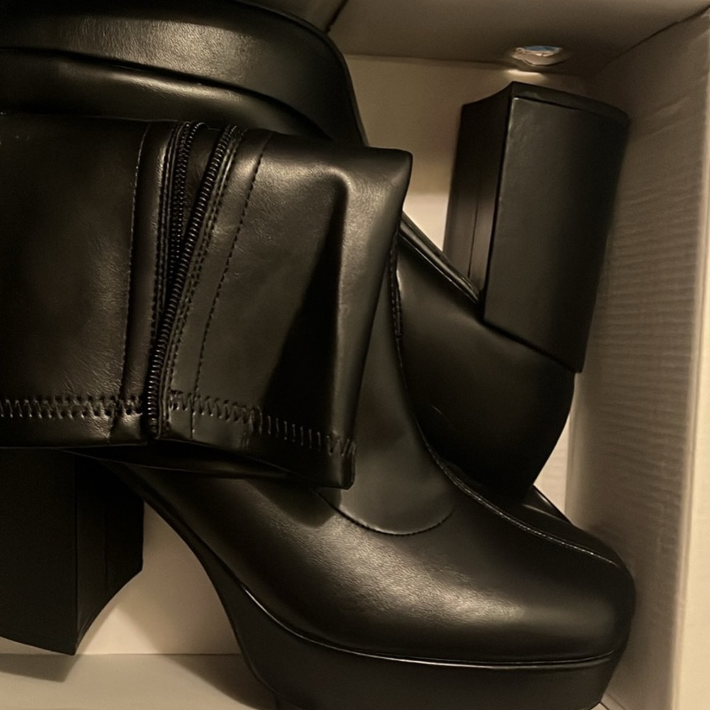 Dream Pairs Black Boots